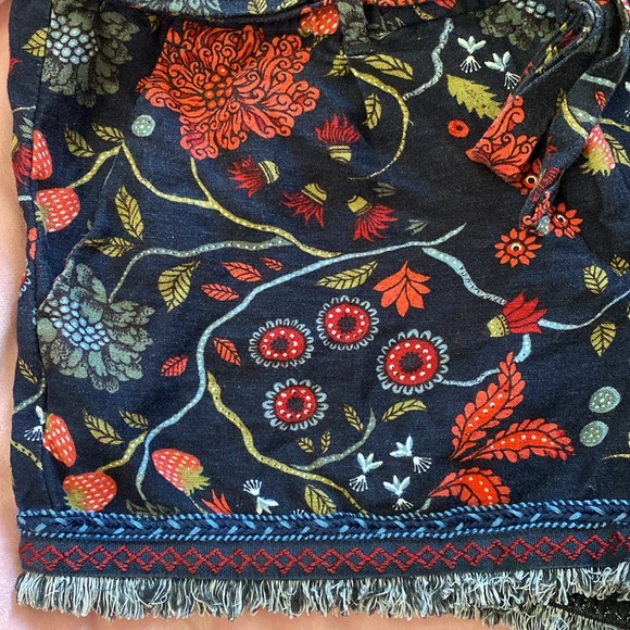 Loft Ann Taylor floral shorts - Picture 2 of 7